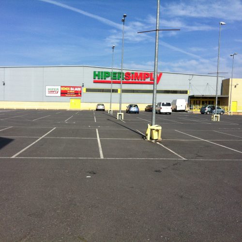 Parking exterior de Supermercados Simply